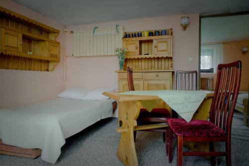Apartamento Pokoje Go?cinne Mr�z Krystyna