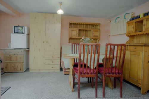 Apartamento Pokoje Go?cinne Mr�z Krystyna