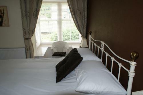 Hostal Longmead House