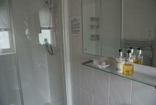 Hostal Longmead House