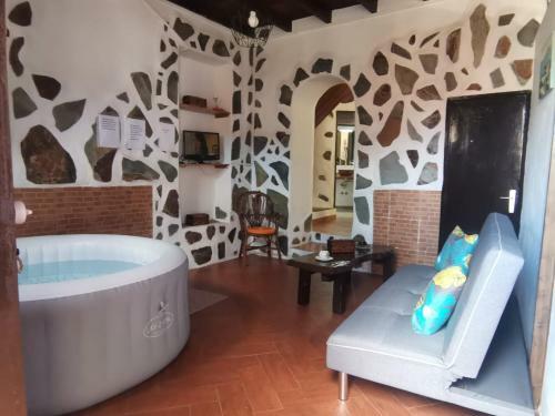 Casita Rural Con Jacuzzi Climatizado.