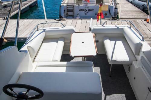 Sealine Boat
