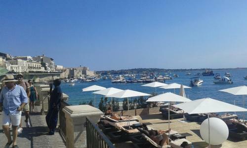 Hostal Gelone 83 - Camera Aretusa - Teatro Greco/ortigia