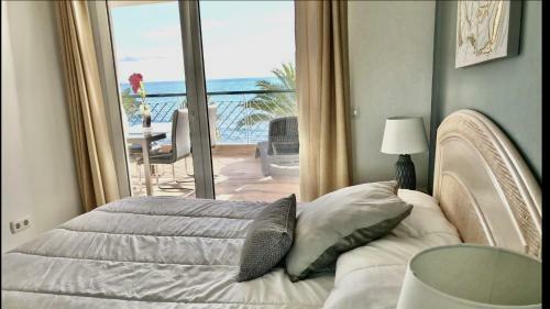 Mi Capricho A17 Beachfront Apartment