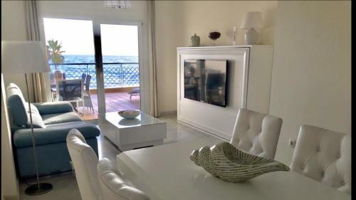 Mi Capricho A17 Beachfront Apartment