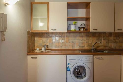 Apartamento House And Apt. In Sassari 30366