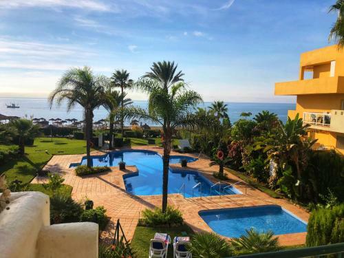 Lets In The Sun Arruzafa Playa Apartment