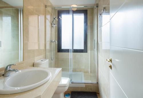 Wonderful 2 Bedroom Apartment 821