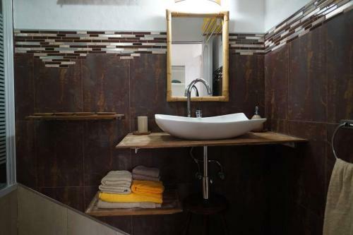 Bini Veca, Casa Unifamiliar Con Jard�n Y Vistas En Binib�cquer