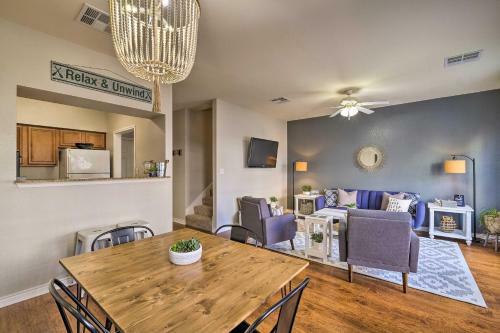 Modern Afton Townhome - Walk To Grand Lake!