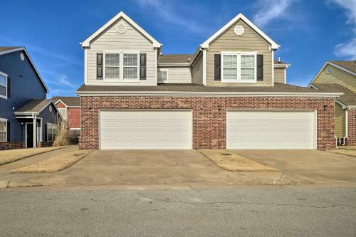 Modern Afton Townhome - Walk To Grand Lake!