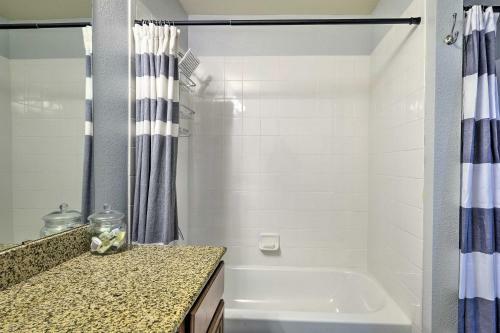 Modern Afton Townhome - Walk To Grand Lake!