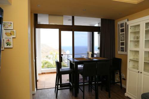Apartamento Avenida de La Cornisa 11