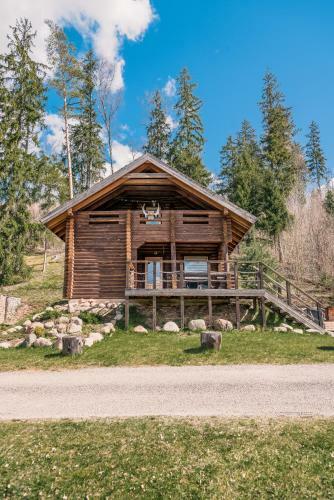 Lodge K�lmam�e Puhkemaja