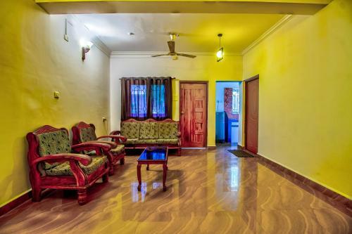 Hostal Candolim Beach Peace