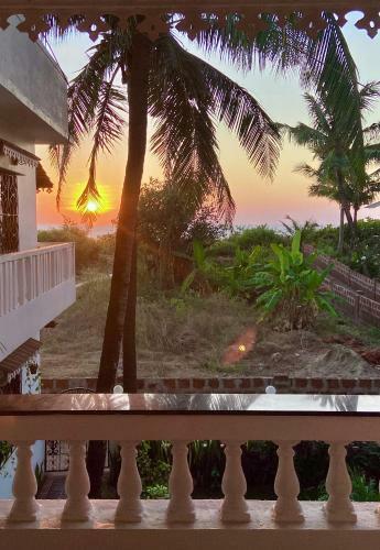 Hostal Shanu's Seaside Inn