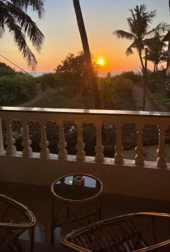 Hostal Shanu's Seaside Inn