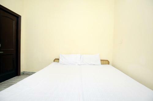 Spot On 43673 Hotel New Mehak Palace