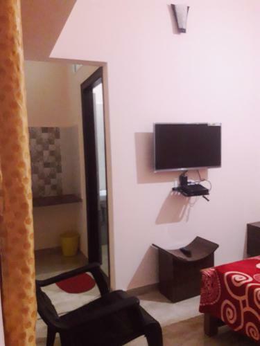 Hotel Chalukya Comforts ( C.c )