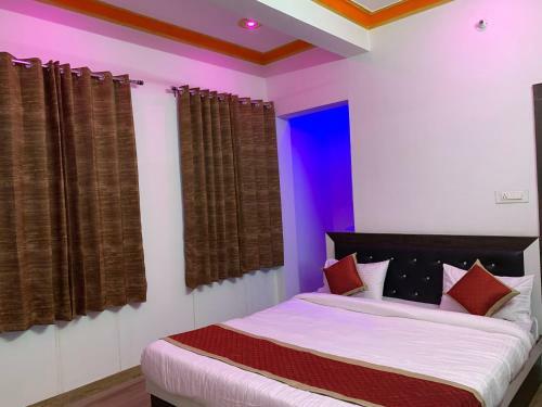 Hotel Dhanush Palace