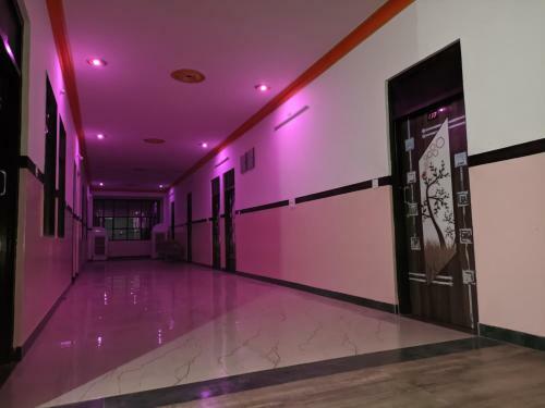 Hotel Dhanush Palace