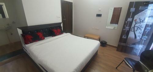 Hotel Dhanush Palace