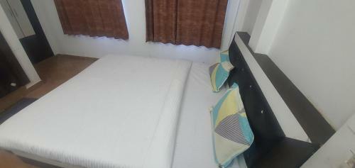 Hotel Dhanush Palace