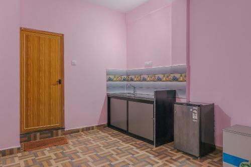 Hotel Capital O 84485 Morjim Beach Grand