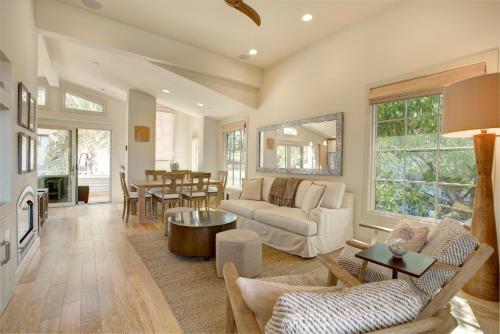 Sunsetter - 305 First St