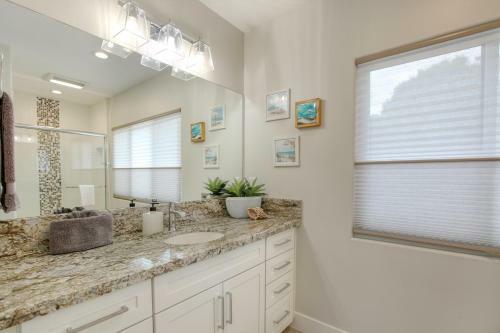 2885abd4-4bdrm Casa Blanca
