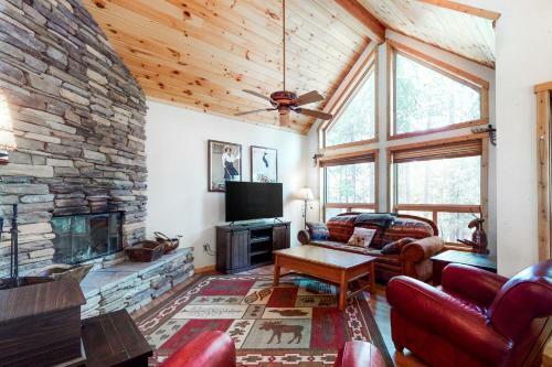 Pine Tree Lodge