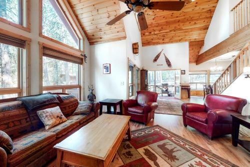 Pine Tree Lodge