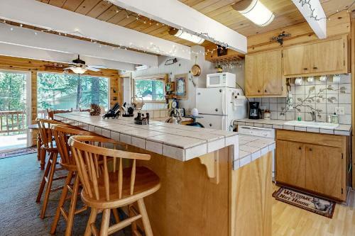 Beary Happy Cabin