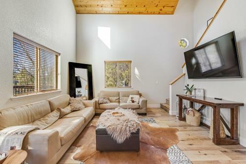 Blue Mountain Hideaway