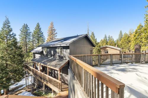 Blue Mountain Hideaway