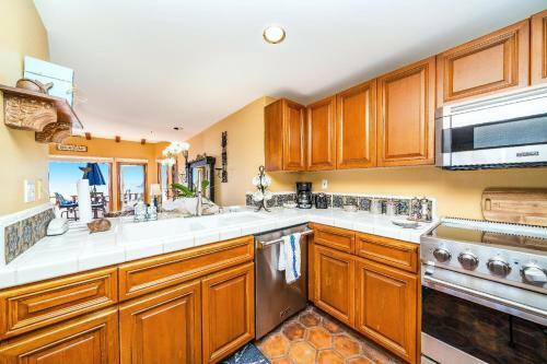 Oceanfront Villa With One Of A Kind Amazing View!!