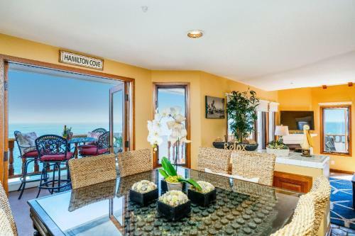 Oceanfront Villa With One Of A Kind Amazing View!!