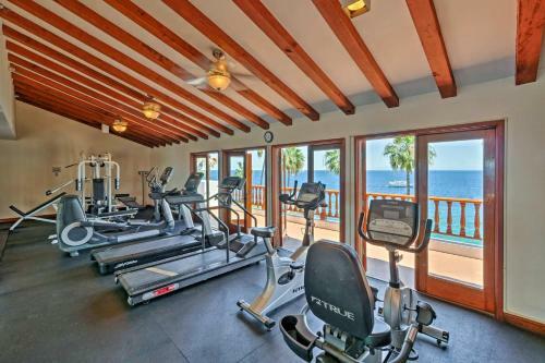 Oceanfront Villa With One Of A Kind Amazing View!!