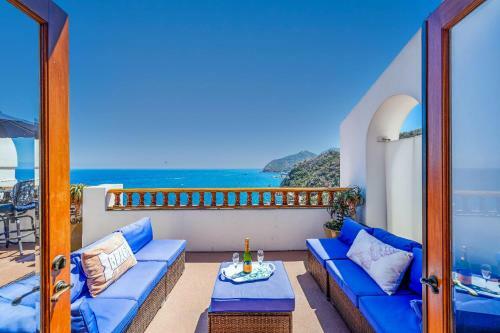 Oceanfront Villa With One Of A Kind Amazing View!!