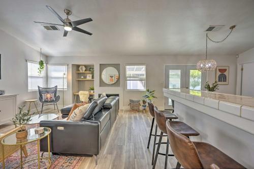 Stylish Bakersfield Getaway With Pool Table!