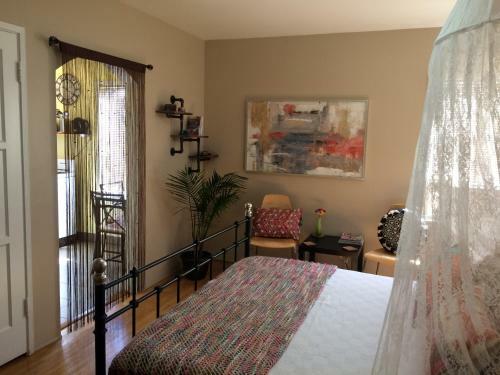 Apartamento Boho-chic Retreat - Retro And Relaxing With Full Kitchen