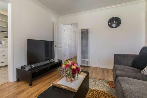 Apartamento Cozy Cottage - Full Kitchen & At-home Comfort