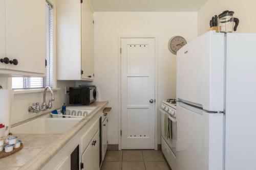 Apartamento Cozy Cottage - Full Kitchen & At-home Comfort
