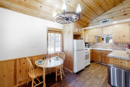 Aurora Bear Cabin