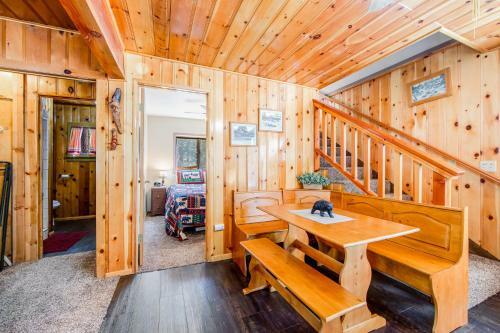 Knotty Pine Tavern
