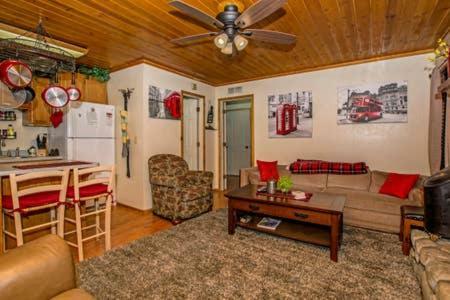 Doormat Vacation Rentals - Robinhood Retreat 2