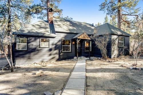 Big Bear Corner Cabin