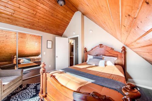 Moon Bay Cabin