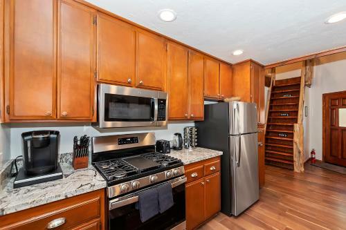 Doormat Vacation Rentals - Sherwood Chalet
