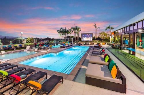 Apartamento Smart & Luxurious ~ Mins To Disney ~ Queen Beds